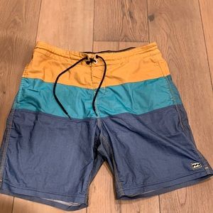 Men’s Billabong Board Short.